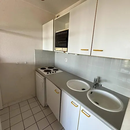 2 Pieces + Cabine, 6 Couchages, Proche Plage, Parking - Fr-1-388-44 Apartment Argeles-sur-Mer